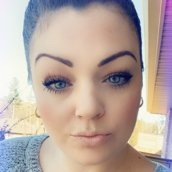 Meet your Posher, Amanda - Picture 1 of 1